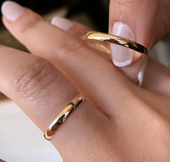 Par de alianças 4 mm Modelo Tradicional Liso Abaulado