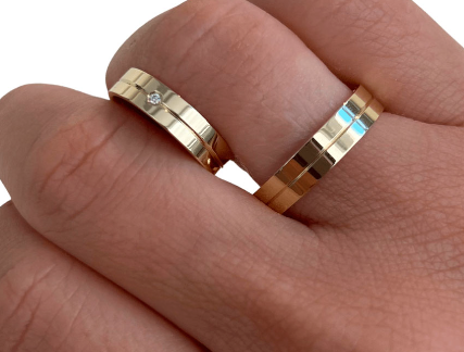 Par de alianças 6 mm Modelo Reta 1 Friso + Pedra